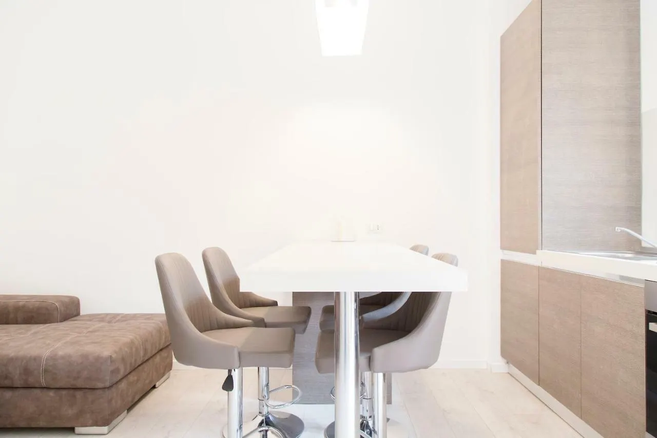 Brand, New And Fully Furnished Apt Milano 0*,  Italien