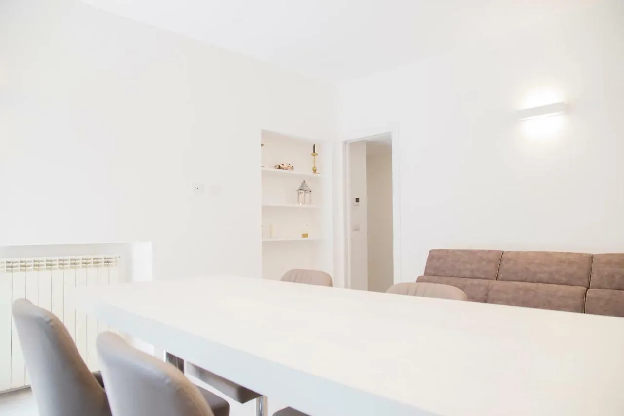 Brand, New And Fully Furnished Apt Milano Lägenhet